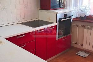 Продается 3 комн. квартира в 10-й микрорайон